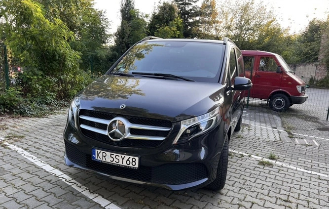 Mercedes-Benz Klasa V cena 329000 przebieg: 18000, rok produkcji 2021 z Kraków małe 379